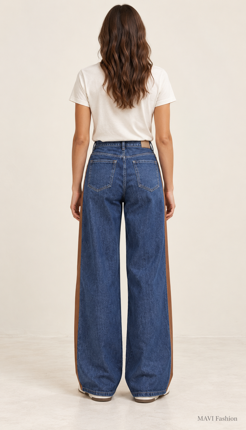 Wide Leg jeans met sportstrepen en drukknopen