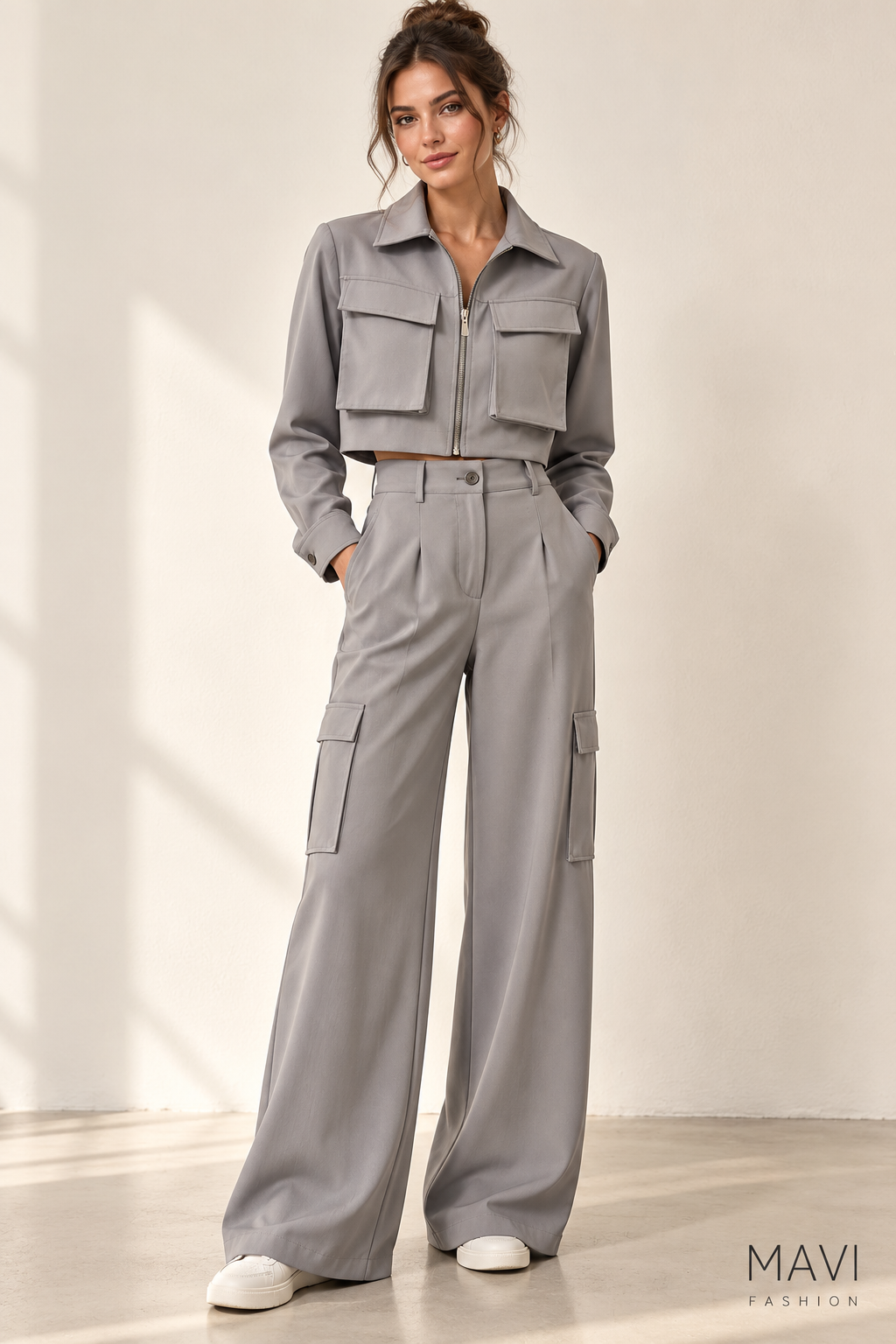 Tweedelige set met cropped jack en wide-leg cargobroek