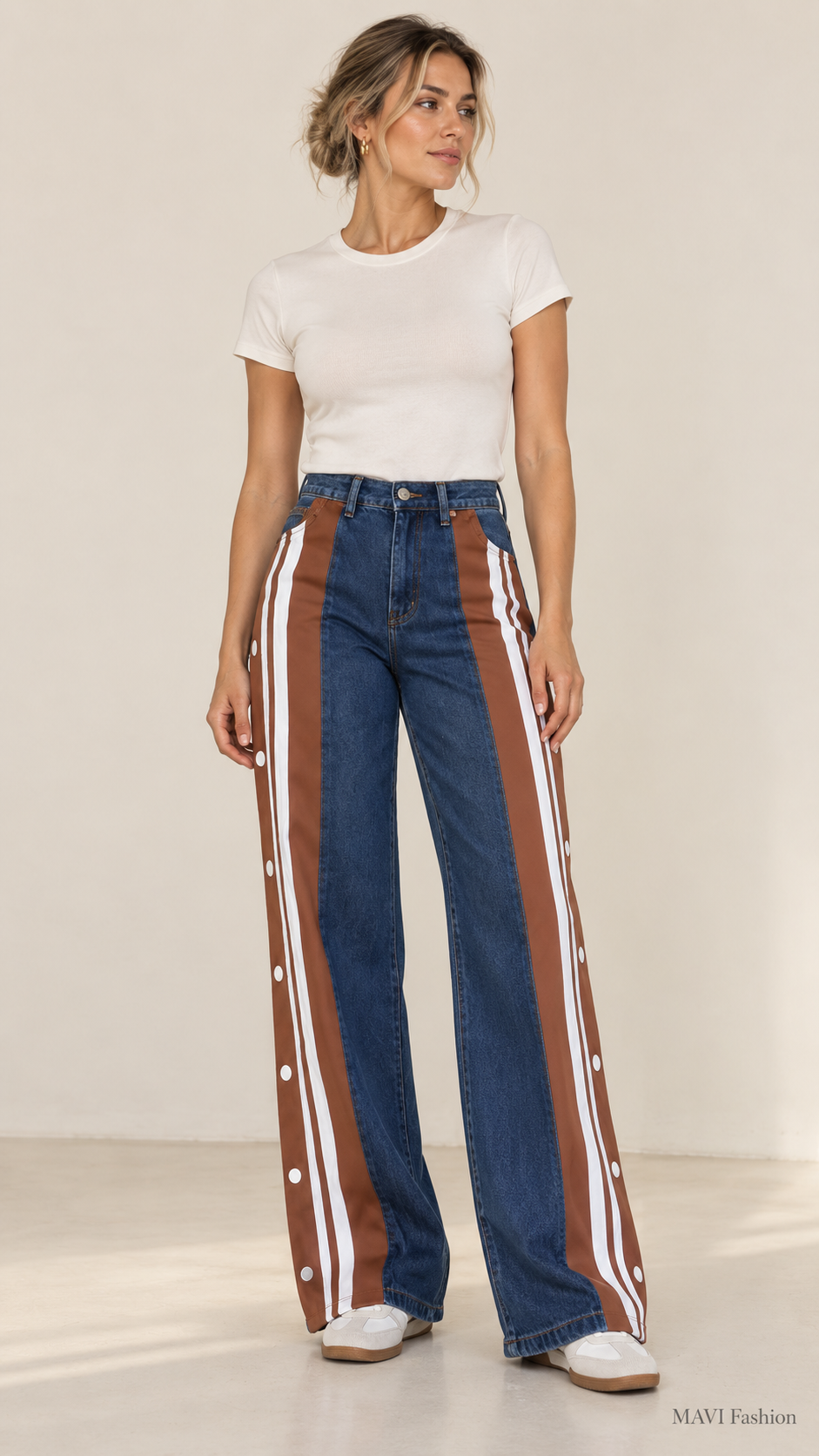 Wide Leg jeans met sportstrepen en drukknopen