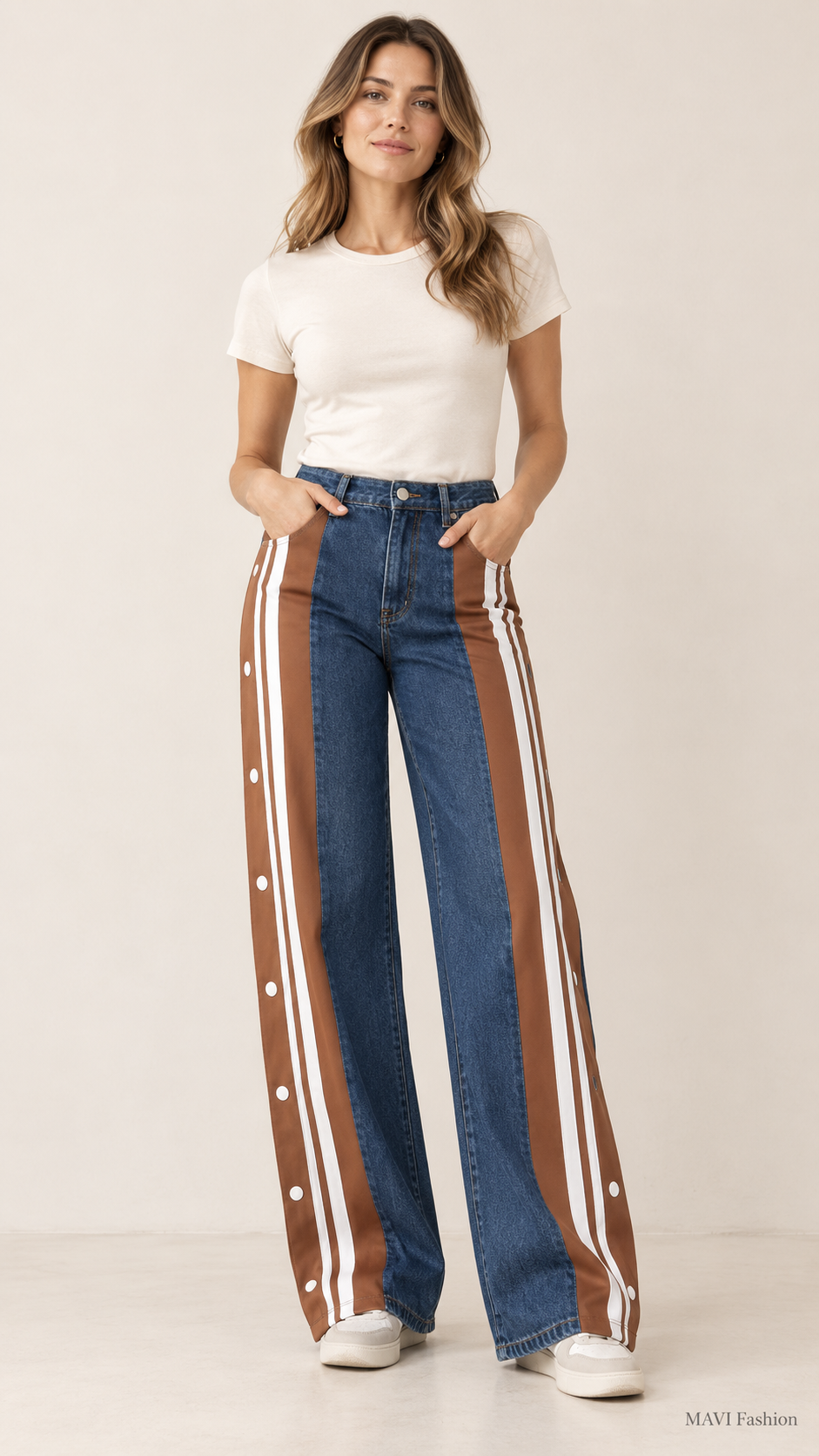 Wide Leg jeans met sportstrepen en drukknopen